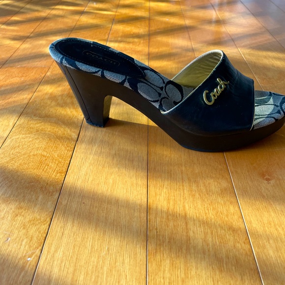 Authentic Coach Sandals - Picture 3 of 6